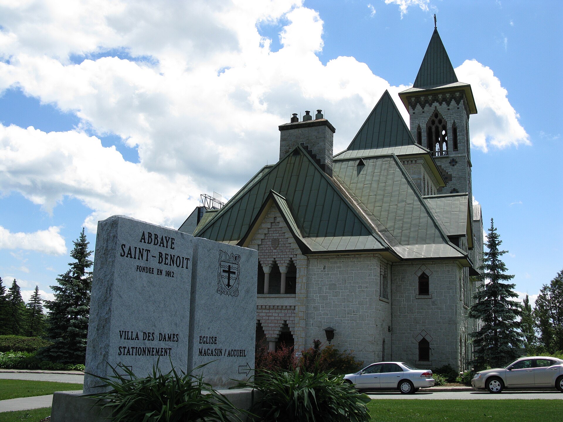 Saint-Benoit-du-Lac abbey — Québec's Eastern Townships