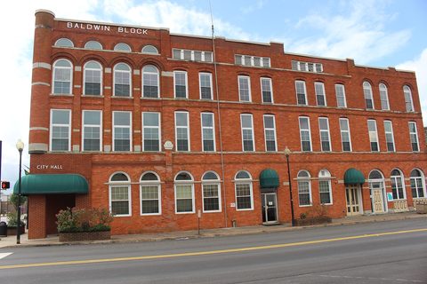Dawson City historic street — Yukon: the Klondike Highway