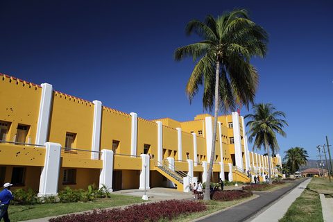 Santiago de Cuba Moncada — Holguín to Baracoa