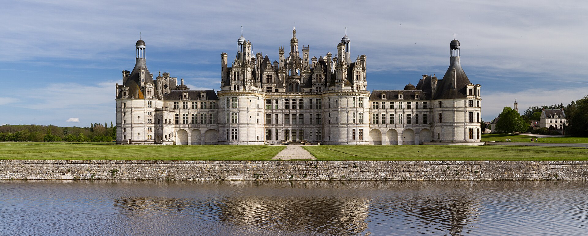 Chambord's roofline of turrets and chimneys