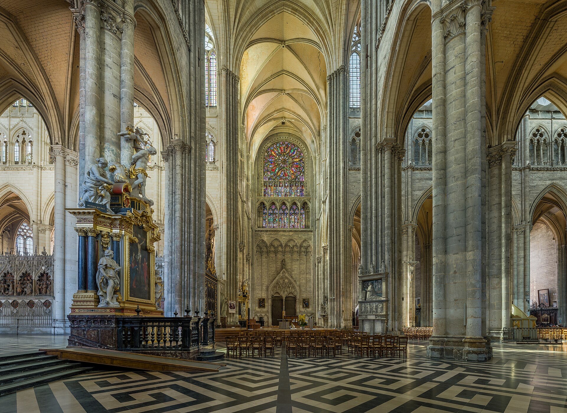 Amiens cathedral — Flanders Fields & the Opal Coast