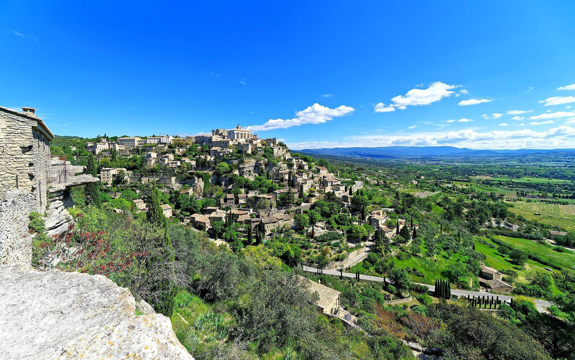The hilltop village of Gordes overlooking the Luberon valley