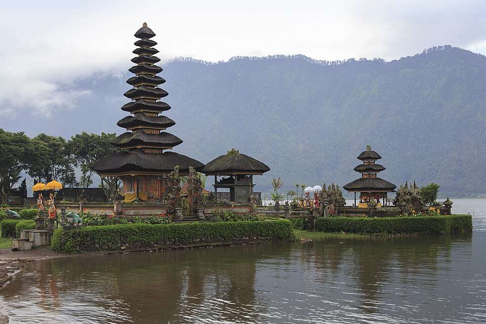 The lakeside temple of Ulun Danu Bratan in Bali