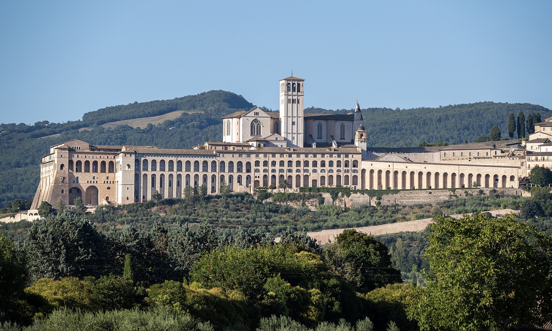 Assisi Basilica San Francesco — Umbria: the Green Heart