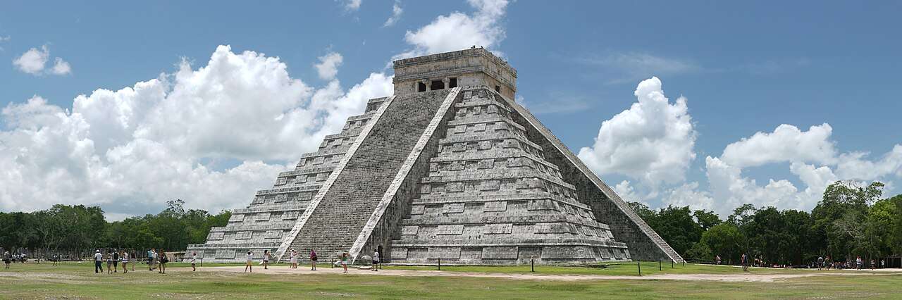 The stepped pyramid of El Castillo at Chichén Itzá