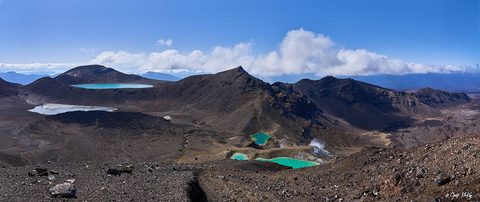 The Emerald Lakes steaming on the Tongariro Crossing
