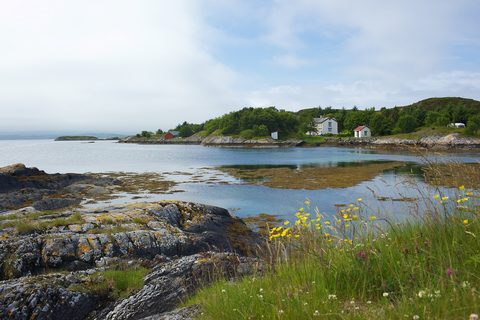 The Atlantic Road: Ålesund to Trondheim leaping between islets