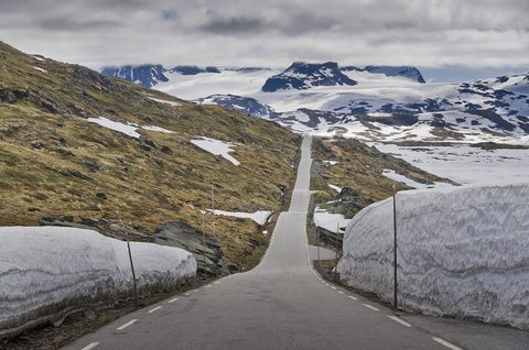 Sognefjellet snow road — Jotunheimen & the Sognefjellet Road