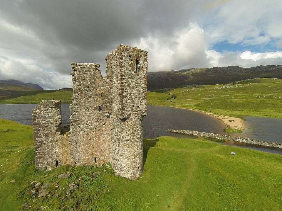 Ardvreck Castle ruin on Loch Assynt in the Scottish Highlands