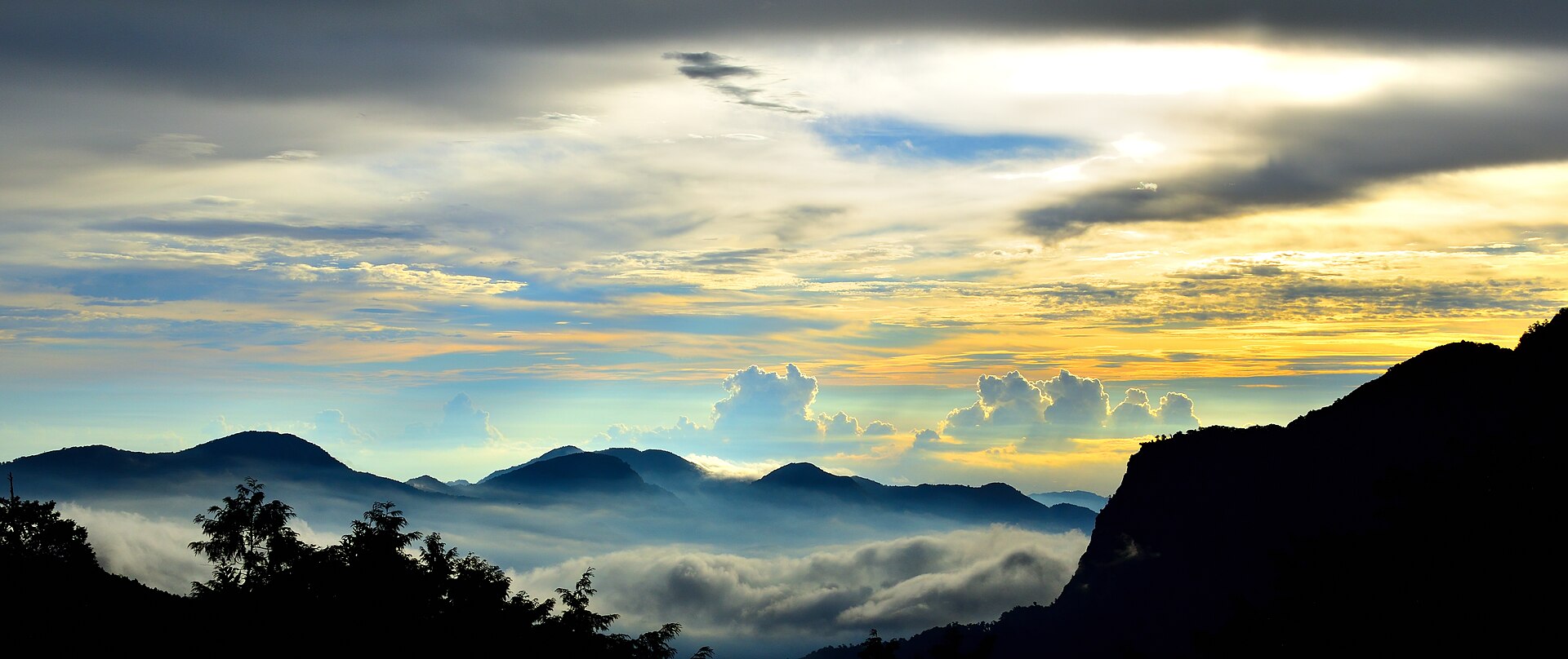 Sun Moon Lake pagoda — Sun Moon Lake & Alishan